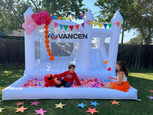 Casa de rebote de 15 pies para niños de alta calidad con castillo inflable ecológico para fiestas, perfecto para celebraciones y diversión en el patio trasero - Product Image 5