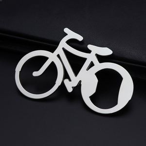 Porte-clés personnalisé en métal en forme de vélo, ouvre-bouteille de bière, avec impression de logo, idéal pour cadeau de mariage ou événementiel - Product Image 5