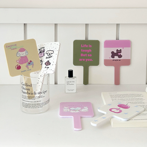 <span class=keywords><strong>Miroir</strong></span> de main coeur pour filles, <span class=keywords><strong>miroir</strong></span> de maquillage original avec dessin animé, <span class=keywords><strong>petit</strong></span> <span class=keywords><strong>miroir</strong></span> de transport portable pour étudiantes dans <span class=keywords><strong>le</strong></span> dortoir des femmes à la maison, vente en gros - Product Image 2