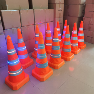 Cono <span class=keywords><strong>Stradale</strong></span> Retrattile con LED Lampeggiante, per Emergenze Notturne, Costruzioni, Avvertimenti di Incidenti, Riflettente e Pieghevole - Product Image 1