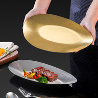 Assiette irrégulière en acier inoxydable épaissi de style industriel vintage, gris flocon de neige, plateau à poisson, écologique, durable, usage commercial