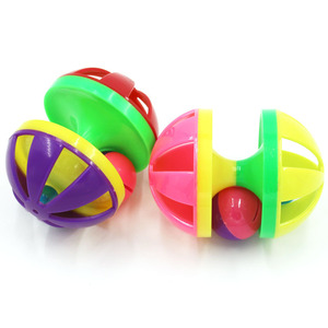Juguetes para Gatos Interactivos de Colores Aleatorios, Lindos Juguetes de Entrenamiento para Mascotas, Pelota de Plástico con Sonido de Campana - Product Image 3