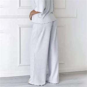 เซ็ตชุดนอนสำหรับผู้หญิงคอกลมพิมพ์ลายลำลองคอทรงลำลองสีล้วนสำหรับฤดูใบไม้ร่วงและฤดูใบไม้ผลิ - Product Image 2