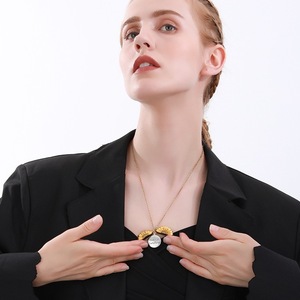 Fabricante <span class=keywords><strong>girasol</strong></span> medallón abierto letra secreta disco colgante collar personalizado grabado medallón collar - Product Image 6