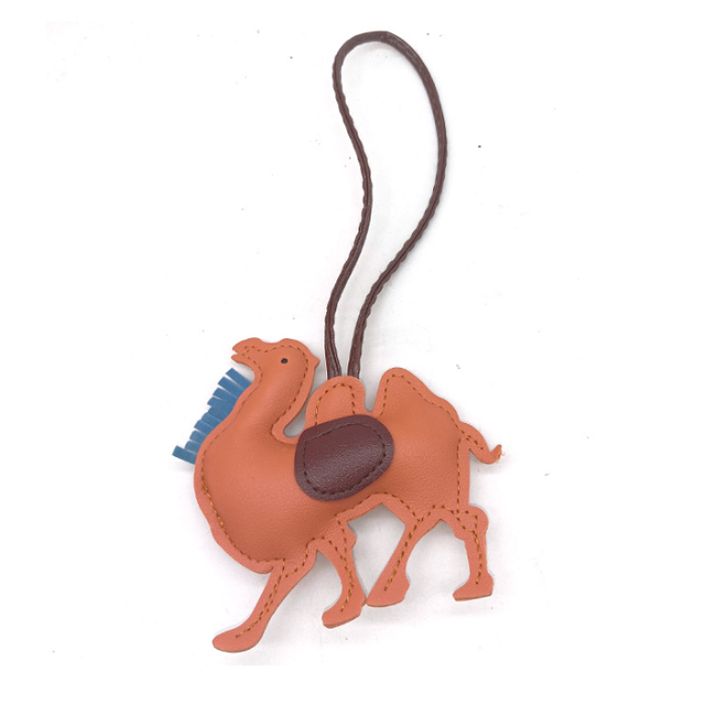 YY Cute Cartoon Camel Keychain Trendy Vintage Luxury Animal Pendant Bag Charm OEM ODM Supplies with Strap and Ring