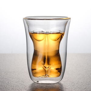 كأس زجاجي إبداعي شفاف بسعة 200 مل من LANGXU، بتصميم جسم رجل وامرأة عضليين عاريين، مثالي للبارات - Product Image 1