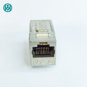 Profil mince <span class=keywords><strong>Cat</strong></span> 7 & <span class=keywords><strong>Cat</strong></span> <span class=keywords><strong>6</strong></span> Prises Keystone <span class=keywords><strong>RJ45</strong></span> Prises de module en alliage de zinc Coupleur adaptateur Ethernet avec clips métalliques - Product Image 3