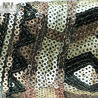 Tissu en maille 100 % polyester Nanyee brodé, style tribal aztèque, beige mat, 3 mm, avec sequins, pour robes de mariée et de demoiselles d'honneur, sur commande