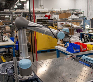 Cobot UR3e UR5e UR10e UR16e UR20 UR30 con Pinza y Plataforma como Estación de Trabajo para Soldadura, Manipulación, Pulverización y Pulido - Product Image 5