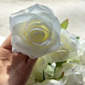 Fabricante directo de alta calidad, rosa de 9 cabezas, flor de boda artificial hecha a mano, ventana de cuenta regresiva de 90 días para el hogar de Graduación - Product Image 4