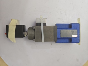 Contrôleur de débit proportionnel hydraulique Rexroth R900937870 2FRE6B-2X/25QK4MV - Product Image 4