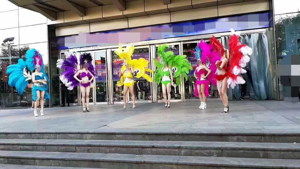 セクシーなカーニバルモデルキャットウォークエンジェルウィング