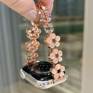 Bracelets de montre Fashion Girly Flower pour <span class=keywords><strong>Apple</strong></span> <span class=keywords><strong>Watch</strong></span> <span class=keywords><strong>8</strong></span> Ultra 49mm 3 4 5 6 7 Bracelet pour IWatch 38 <span class=keywords><strong>45mm</strong></span> Bracelet Bracelets de montre en alliage - Product Image 1
