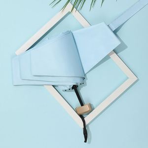 Parapluie pliable tout-en-un imperméable et coupe-vent avec logo personnalisé, petit format, pliable, pour femmes, en pongé 190T - Product Image 4