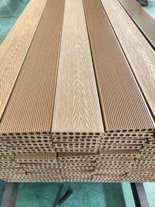 Tarima Exterior Cuadrada de WPC, Resistente al Agua y a los Rayos UV, con Sistema de Encaje, Diseño 3D con Relieve Profundo, Compuesto Ignífugo - Product Image 4