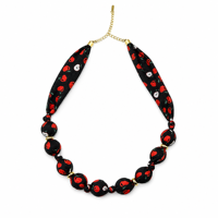 Collier ethnique pour femme en fil de soie floral perlé, perles géométriques enveloppées de tissu, chaîne réglable dorée