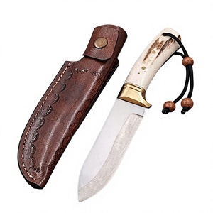 Couteau de chasse artisanal à lame fixe en acier au carbone, avec manche en os, garde en laiton et étui en cuir, pointe tombante - Product Image 1