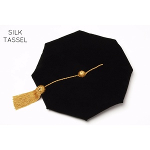 Robe de doctorat universitaire classique Robe de doctorat de luxe Ensemble de robe de doctorat avec capuche et casquette - Product Image 5