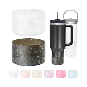 Housse de protection en silicone personnalisée avec logo pour bouteille d'eau sportive, compatible avec les bouteilles en acier inoxydable de 12 à 24 oz - Product Image 1