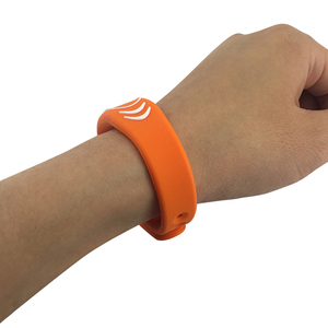 Biểu Tượng Tùy Chỉnh <span class=keywords><strong>NFC</strong></span> <span class=keywords><strong>MIFARE</strong></span> DESFire EV1 2K 4K 8K RFID Silicone Vòng Đeo Tay Dây Đeo Cổ Tay - Product Image 5