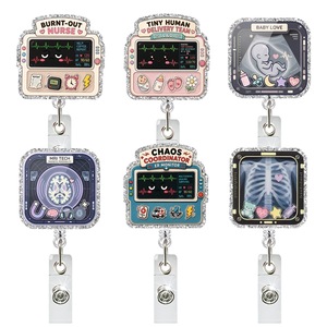 Porte-badge en acrylique avec design sur le thème médical, clip télescopique rotatif pour infirmières et professionnels de santé - Product Image 1