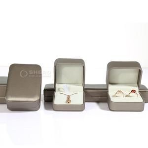 New Fashion Champagne Gold Pu <b>Jewelry</b> <b>Box</b> With Velvet Lining Wholesale <b>Gift</b> <b>Box</b> For Valentine's Day <b>Jewelry</b> Packaging - Product Image 4