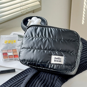 Hot Selling Travel Large Capacity Pouch Zipper Custom Logo <b>Makeup</b> Bag Skincare Storage Soft <b>Case</b> Puffer Quilted Cosmetic Bags - Product Image 5