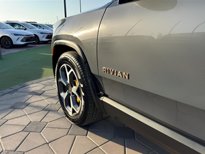 Voiture électrique quatre roues motrices Rivian R1T 2023 - Product Image 6