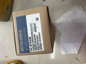Moteur servo AC Mitsubishi 100% neuf et original HC-KFS43K - Product Image 1