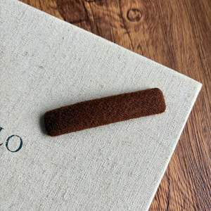 กิ๊บติดผมรูปสามเหลี่ยมผ้าสีพื้นสไตล์เกาหลี วัสดุโลหะผสม สำหรับผู้หญิง เหมาะสำหรับงานปาร์ตี้ - Product Image 6