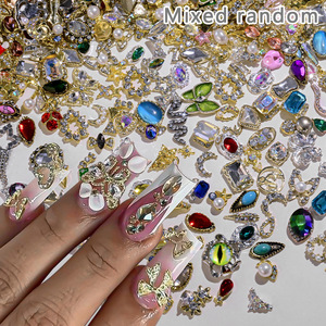 Nuevos Diseños de Decoración de Uñas de Moda 2025, Surtido de 50 Piezas/Paquete, Diamantes de Imitación, Aleación de Metal, Adornos para Uñas, Estilo Aleatorio, Venta al Por Mayor - Product Image 2
