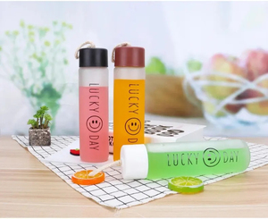 Tasses en verre givré portables de 350 ml avec logo personnalisé, réutilisables, avec bouchon à vis, bouteille à boisson - Product Image 3