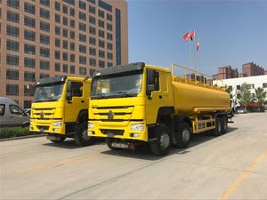 Citerne d'occasion de 30 000 litres à 4 compartiments, cabine HW 76, en acier <span class=keywords><strong>au</strong></span> carbone Q235, vente chaude, <span class=keywords><strong>prix</strong></span> usine Chine, pour transport d'huile/essence/diesel - Product Image 1