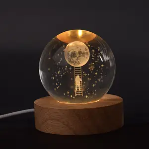 Gegraveerd Zonnestelsel Galaxy Ball Led Illusie Hout Licht Voor Verjaardagscadeaus 3d Kristal Kunstwerk Saturnbal Nachtlampje