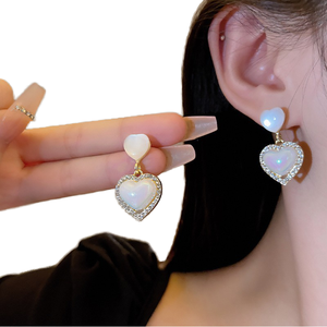 Boucles d'oreilles en forme de cœur pour femmes, plaquées or, résine, imitation perle, tendance, certifiées IGI, cadeau d'anniversaire - Product Image 2