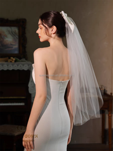 Voile de <span class=keywords><strong>mariée</strong></span> court élégant QUEENSGOWN <span class=keywords><strong>avec</strong></span> nœud, voile de mariage doux <span class=keywords><strong>avec</strong></span> pince à <span class=keywords><strong>cheveux</strong></span>, voile de haute qualité pour les mariées - Product Image 3