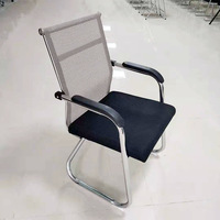 Chaise de salle à manger moderne en rotin, bois argenté Cesca, coussin rembourré en velours de cognac durable pour le salon et le restaurant