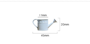 Arrosoir miniature rétro en métal à l'échelle 1:12, accessoires de jardin pour maison de poupée - Product Image 2