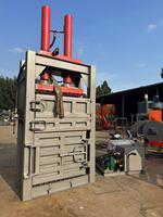 Compacteur horizontal automatique de plastique, presse à déchets plastiques de 50 tonnes pour usine de recyclage