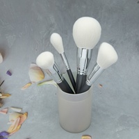 4PC Kit de pinceaux de maquillage professionnels à manche en bois gris foncé Mimic Natural Hair Powder Foundation Blush Brush Set