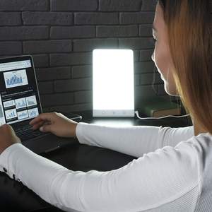 Lampe de <span class=keywords><strong>luminothérapie</strong></span> Guangqing SAD, lampe LED à <span class=keywords><strong>vitamine</strong></span> <span class=keywords><strong>D</strong></span> avec 10000 lux, contrôle tactile, 3 niveaux de luminosité réglables, usage médical et domestique - Product Image 2