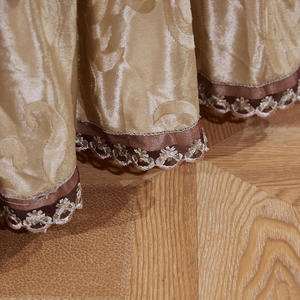 Juego de faldones de cama de terciopelo con encaje de lujo, estilo europeo, con bordado de flores y plantas, para un mejor descanso. - Product Image 3