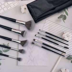 Kit de pinceaux de maquillage professionnels noirs avec logo personnalisé, poils synthétiques en soie, végan, sans cruauté, pour poudre et cils - Product Image 2