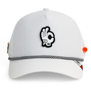 Gorra de Golf Deportiva HS51 con Perforaciones Cortadas a Láser, Logotipo de PVC Personalizado, Impermeable, con Ranura Integrada para Marcador de Tee de Golf - Product Image 3