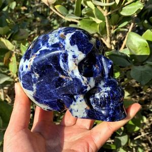 Venta al por mayor Crystalhola: Estatuas de calaveras talladas en piedra natural de alta calidad con vetas azules, estilo bohemio, artesanía para el hogar, 5 cm, ligeras. - Product Image 4