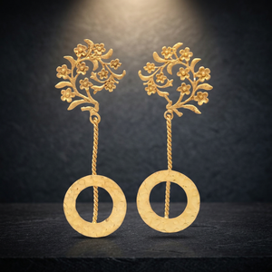 Boucles d'oreilles en laiton faites à la main avec pierres précieuses - Design ethnique fleur unisexe plaqué or 14 carats et rhodium certifié - Product Image 3