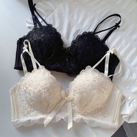 Sujetador de Encaje con Escote Profundo en V, Bordado, Estilo Femenino, Cómodo y Transpirable, Hecho en China, en Oferta