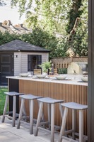 Panneaux muraux décoratifs WPC modernes, imperméables et ignifuges pour une utilisation en extérieur, dans les salles de sport, les hôtels et les salons, avec une garantie de 5 ans