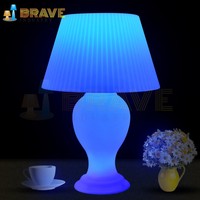 Lampes de bureau LED modernes USB Glow Nouveau produit pour la décoration intérieure Rechargeable avec télécommande à nuances blanches et noires