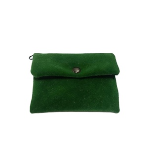Pochette magnétique en velours vert de qualité supérieure avec mini porte-cartes, porte-monnaie et fonction de couverture rabattable - Product Image 1